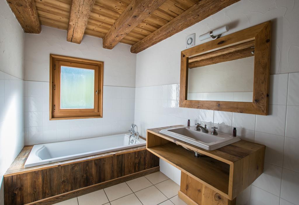 La Ferme Du Chateau Abondance Buitenkant foto