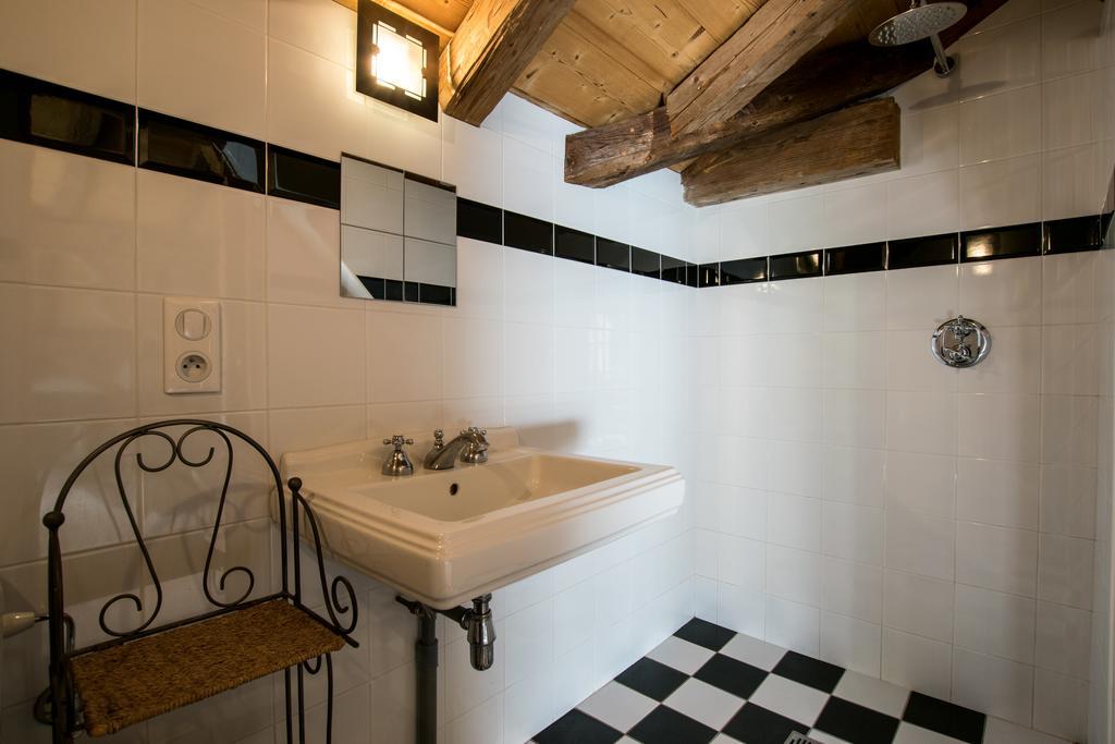La Ferme Du Chateau Abondance Buitenkant foto